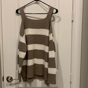 #36 New York & Co, Size M, Cold Shoulder Sweater.